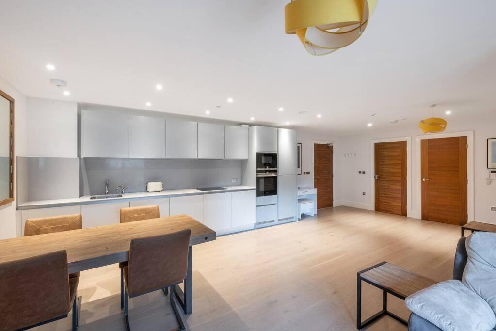 Stylish 2 Bed 2 Bath In Highgate & Free Parking Apartment London Luaran gambar